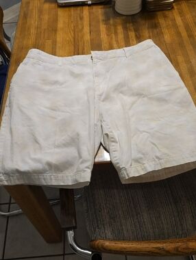 Dockers Men's White Flat Front Shorts